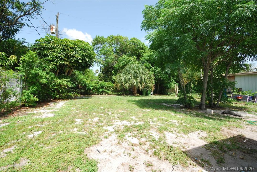 Vendido Recientemente: $184,900 (2 camas, 1 baños, 720 Pies cuadrados)