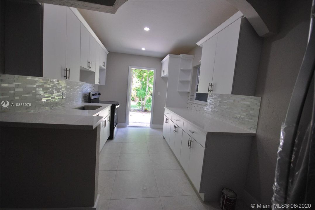 Vendido Recientemente: $184,900 (2 camas, 1 baños, 720 Pies cuadrados)
