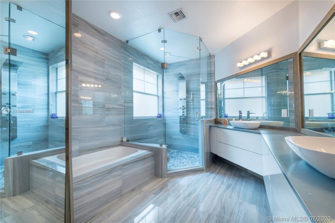 Недавно продано: $649,000 (3 спален, 3 ванн, 2921 Квадратных фут)