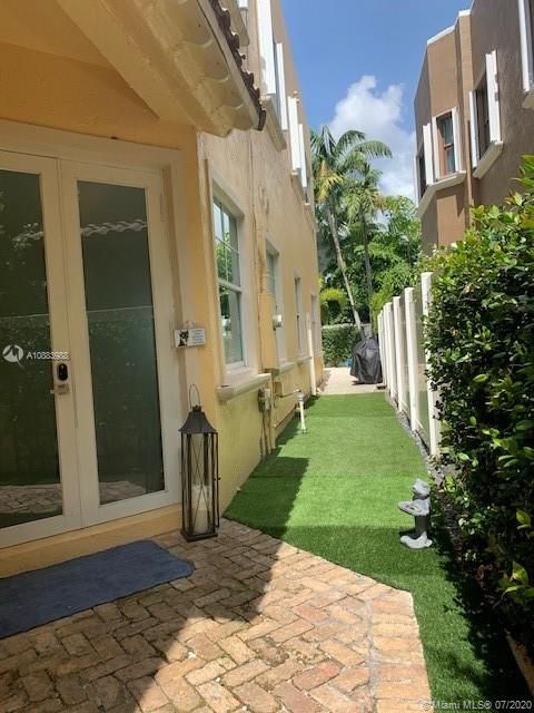 Недавно продано: $649,000 (3 спален, 3 ванн, 2921 Квадратных фут)