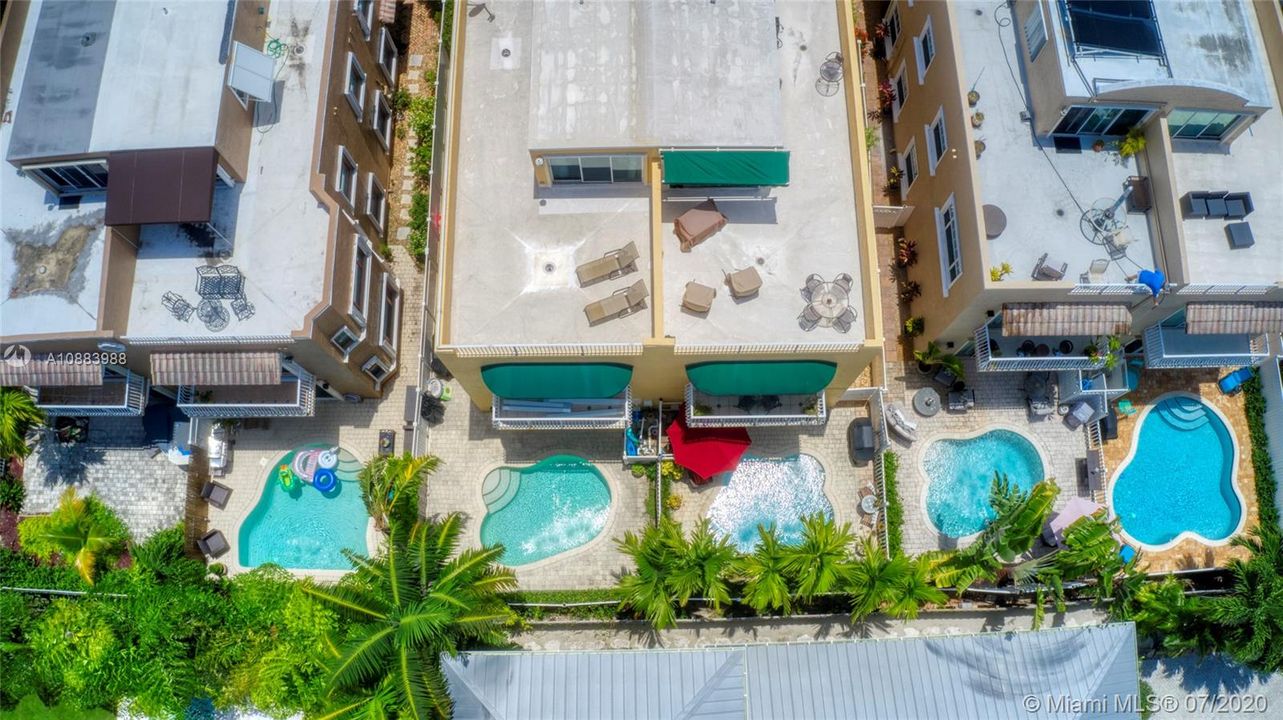 Недавно продано: $649,000 (3 спален, 3 ванн, 2921 Квадратных фут)