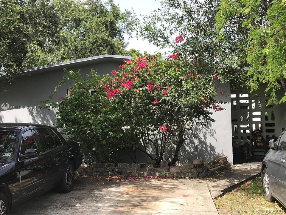 Recently Sold: $150,000 (2 beds, 1 baths, 880 Square Feet)