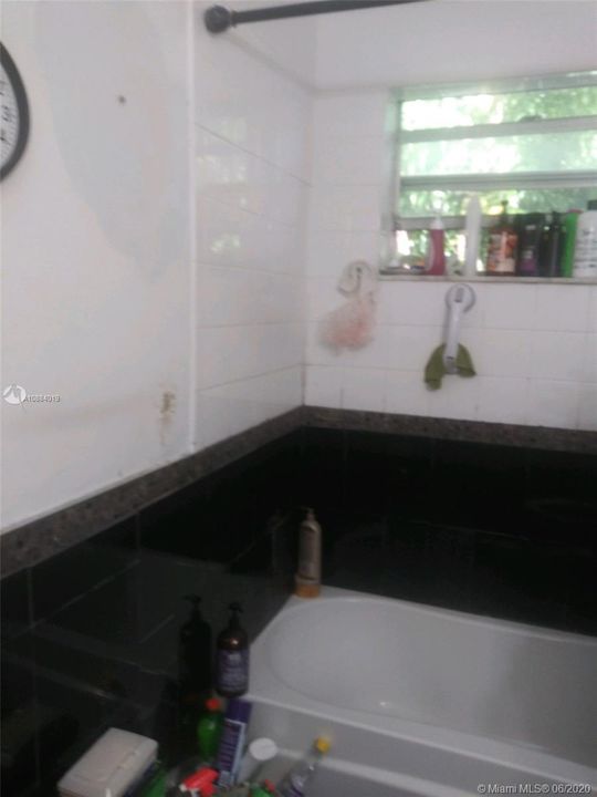 Recently Sold: $150,000 (2 beds, 1 baths, 880 Square Feet)