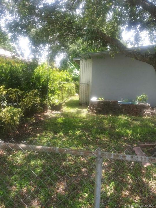 Recently Sold: $150,000 (2 beds, 1 baths, 880 Square Feet)