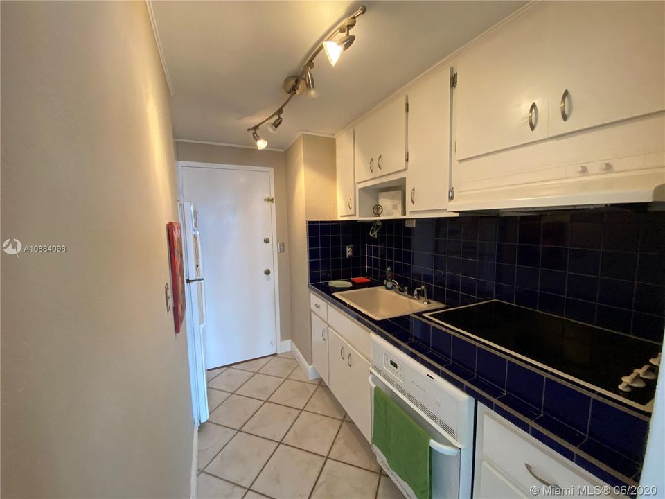 Recientemente alquilado: $1,250 (0 camas, 1 baños, 580 Pies cuadrados)