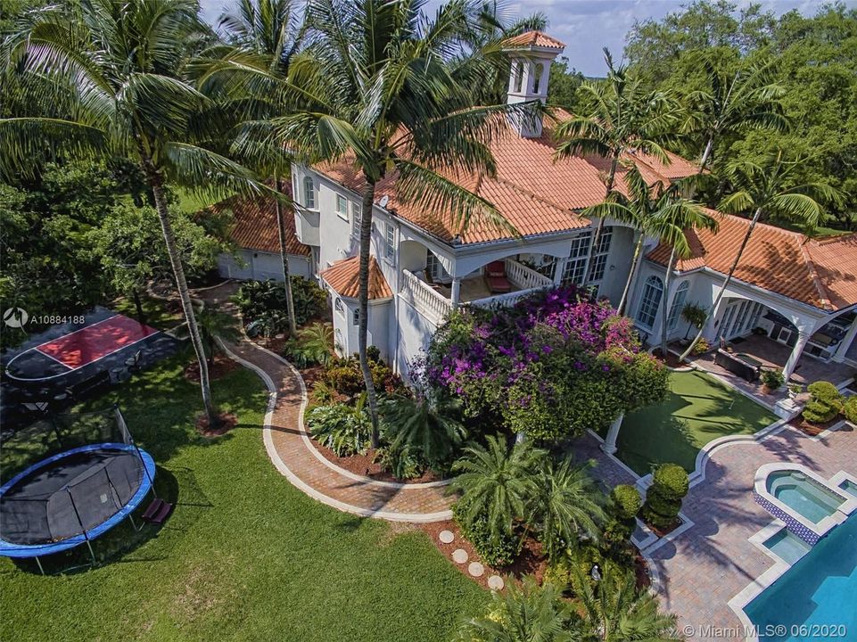 Recently Sold: $1,775,000 (5 beds, 6 baths, 6201 Square Feet)