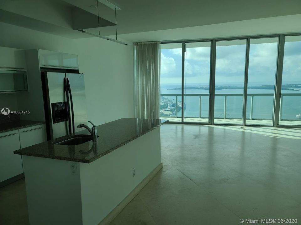 Recientemente alquilado: $4,950 (3 camas, 3 baños, 2663 Pies cuadrados)