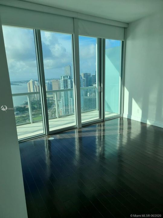 Recientemente alquilado: $4,950 (3 camas, 3 baños, 2663 Pies cuadrados)