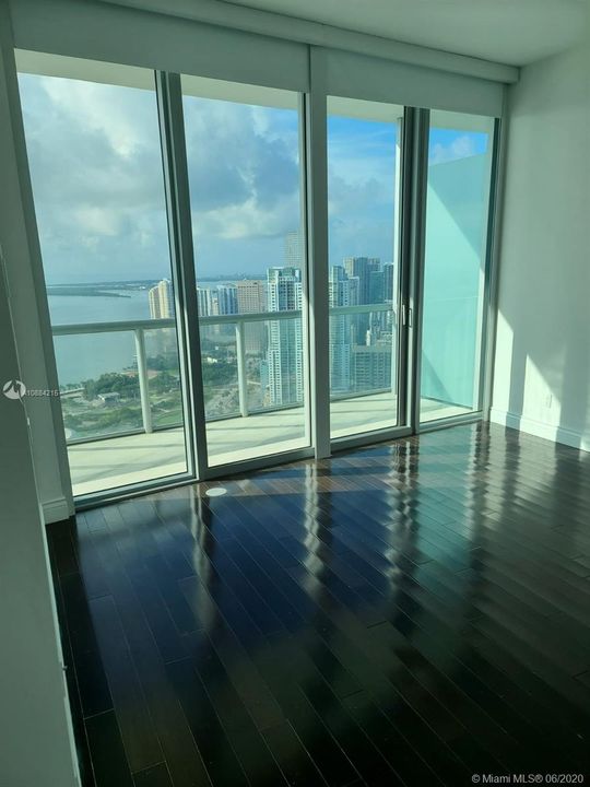Recientemente alquilado: $4,950 (3 camas, 3 baños, 2663 Pies cuadrados)
