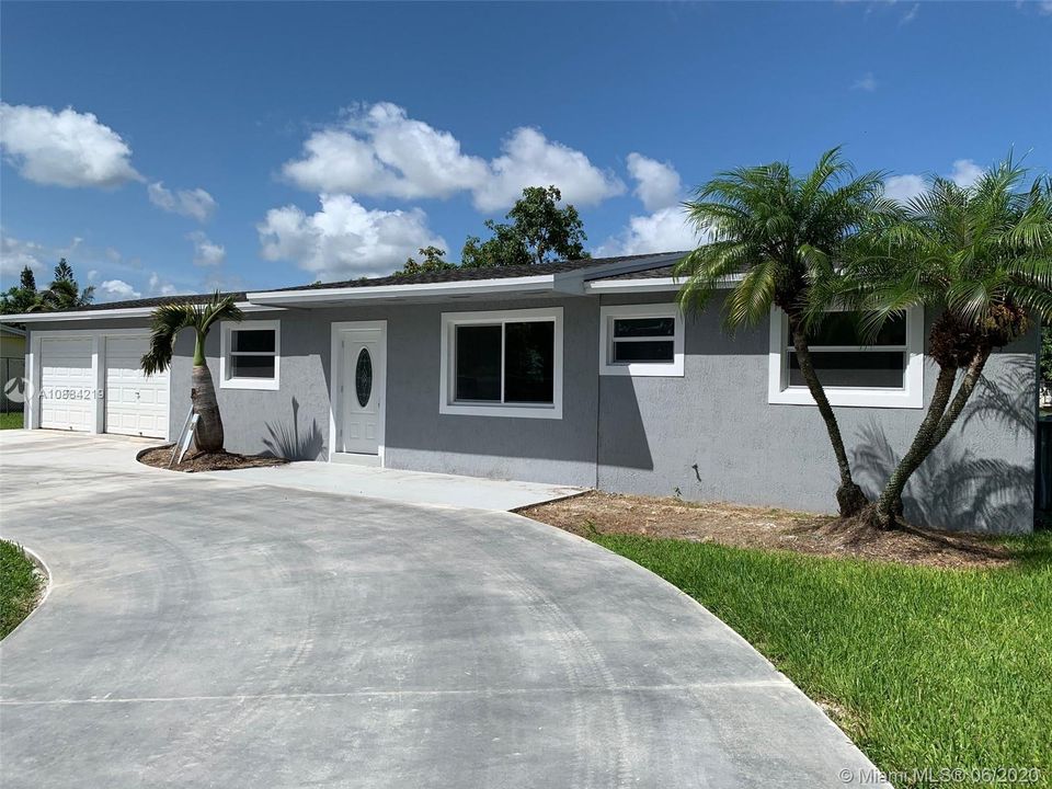 Recently Sold: $350,000 (5 beds, 2 baths, 1376 Square Feet)