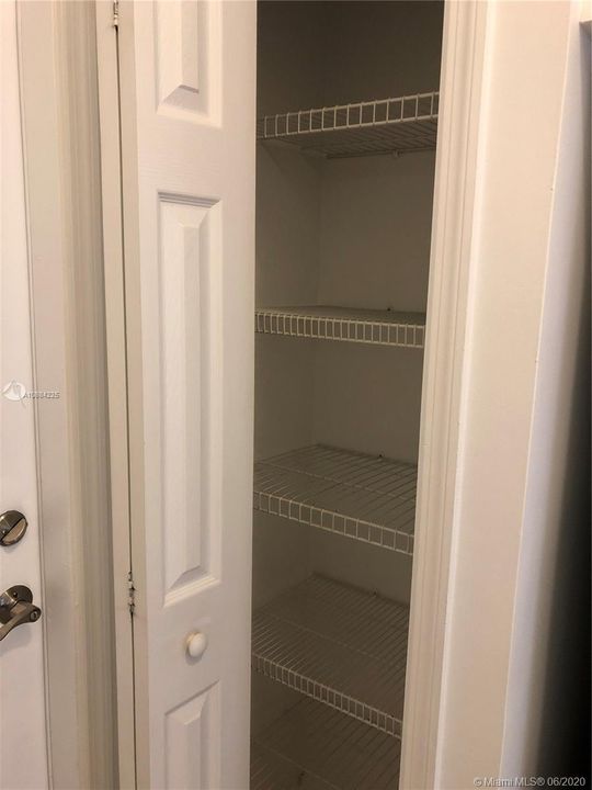 Recientemente alquilado: $2,400 (4 camas, 3 baños, 1945 Pies cuadrados)