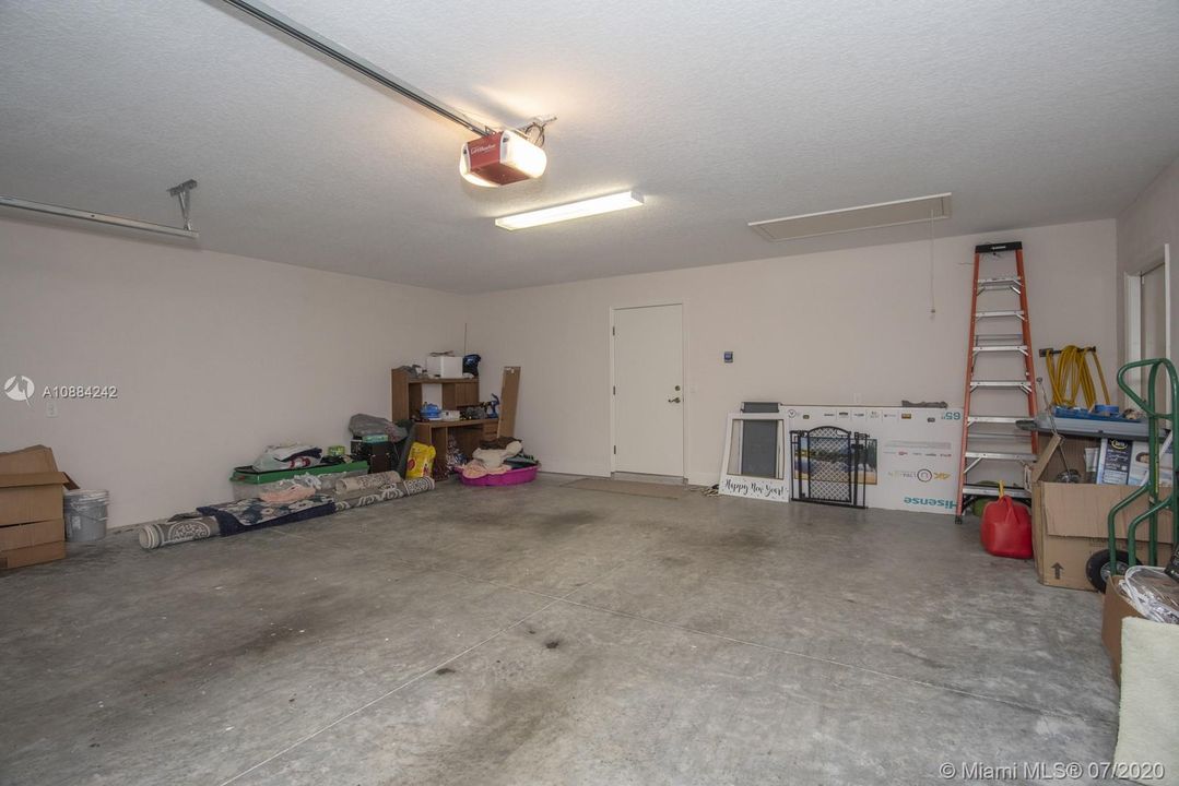 Vendido Recientemente: $274,900 (4 camas, 2 baños, 2469 Pies cuadrados)