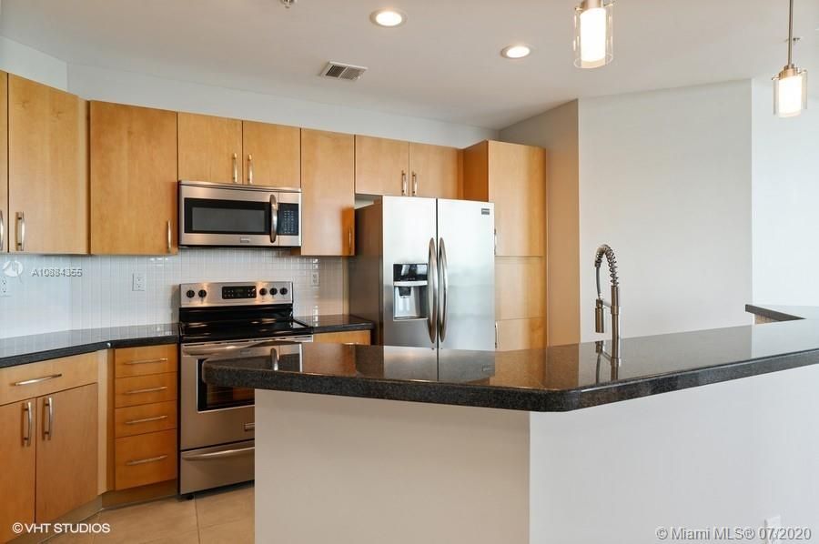 Recently Sold: $424,990 (2 beds, 2 baths, 1278 Square Feet)