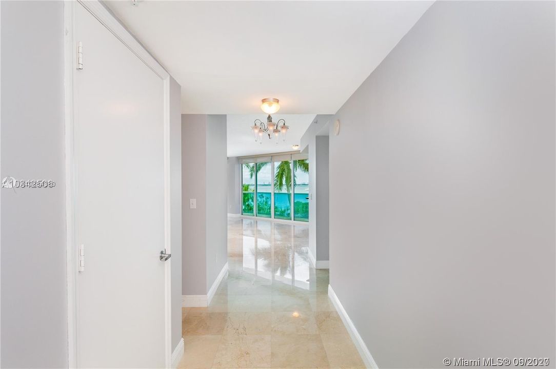 Recently Rented: $2,400 (2 beds, 2 baths, 1413 Square Feet)