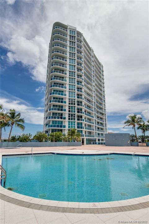 Recently Rented: $2,400 (2 beds, 2 baths, 1413 Square Feet)