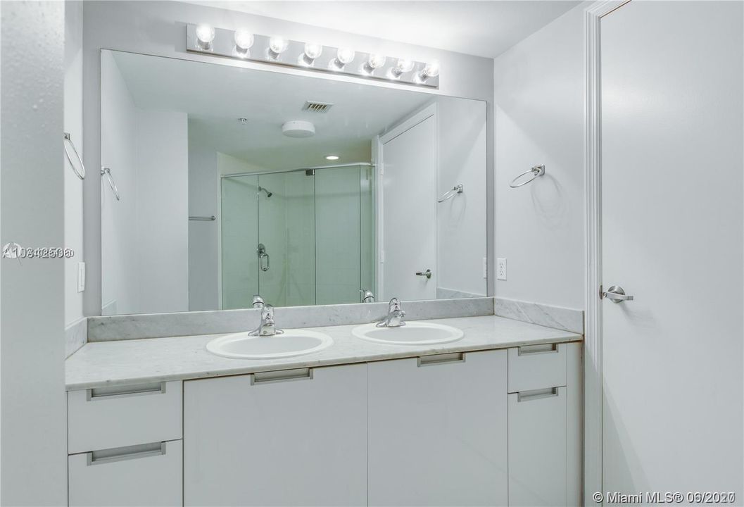 Recently Rented: $2,400 (2 beds, 2 baths, 1413 Square Feet)