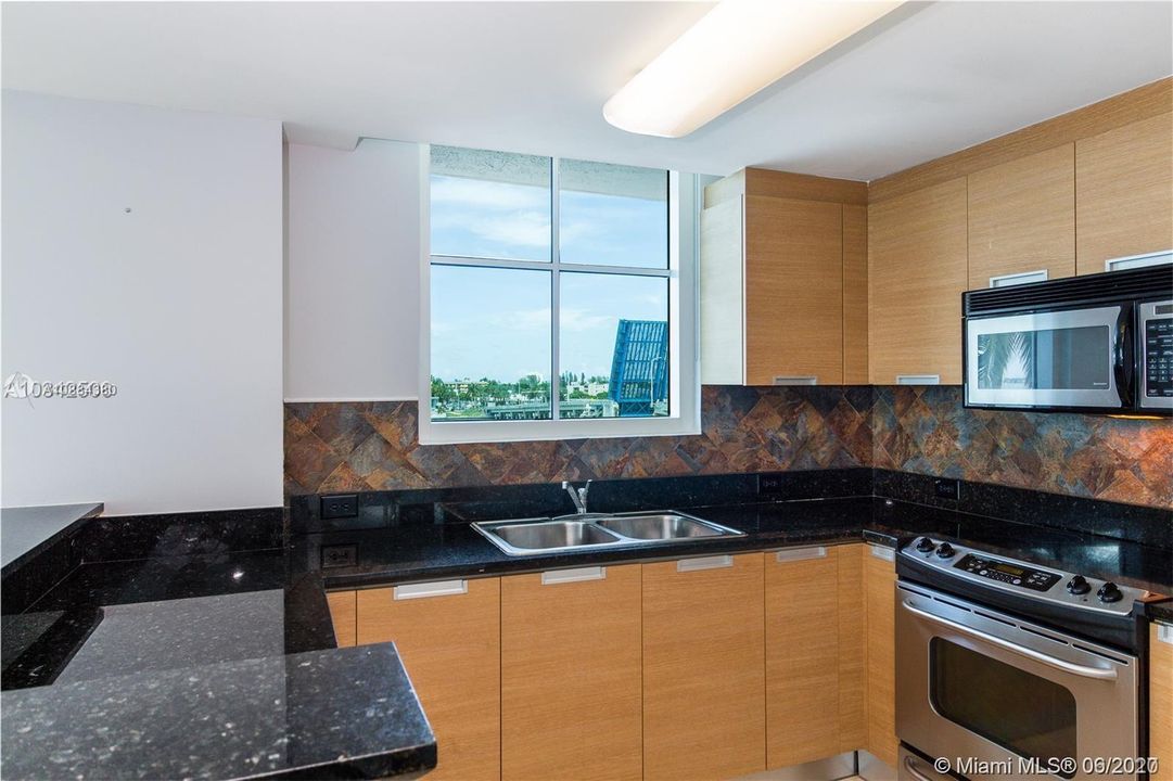 Recently Rented: $2,400 (2 beds, 2 baths, 1413 Square Feet)