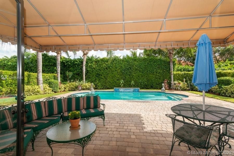 Pool & Patio area.