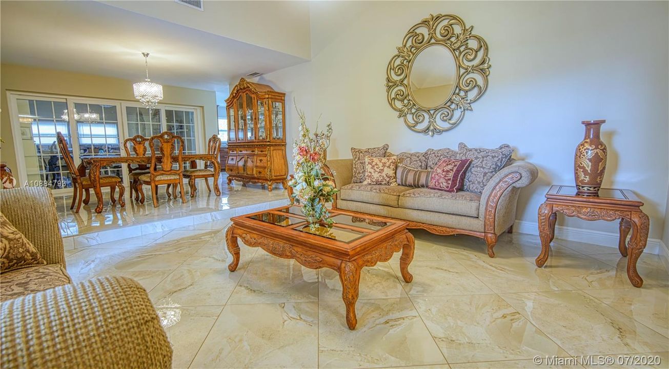 Living Room / Dining Room