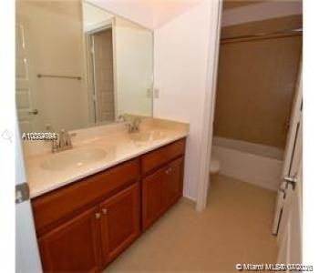 Недавно арендовано: $3,500 (5 спален, 4 ванн, 2702 Квадратных фут)