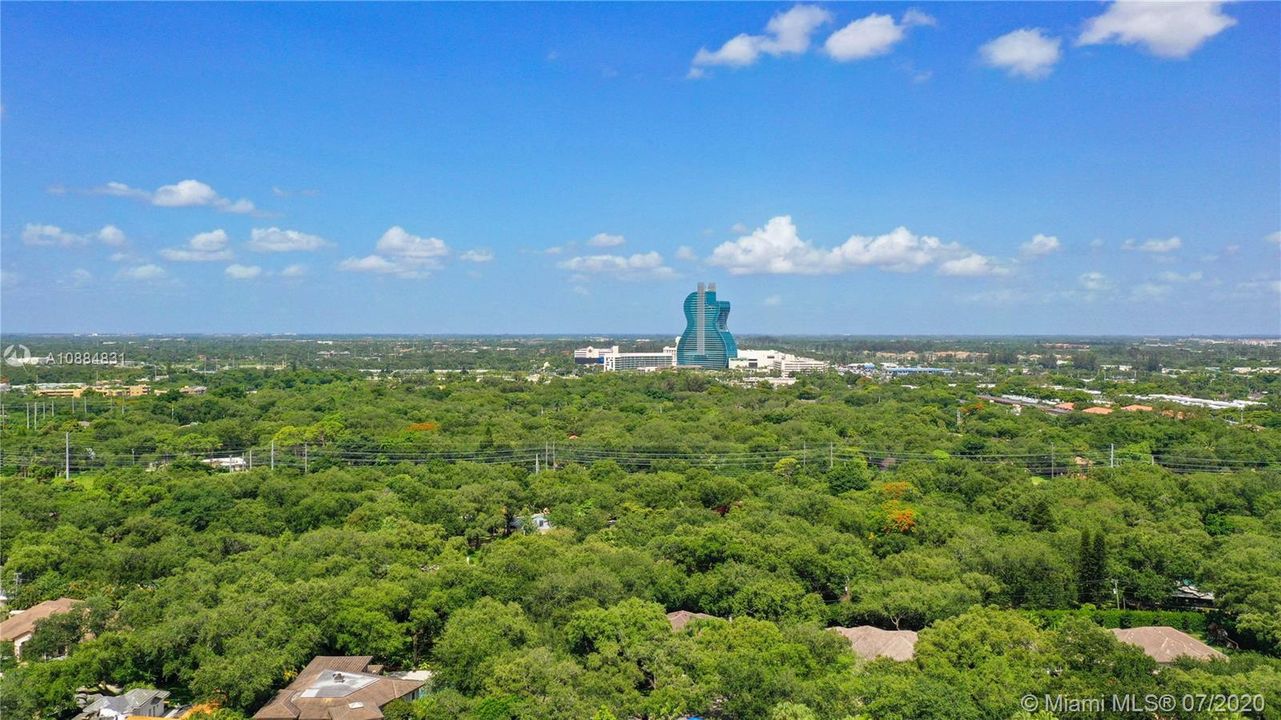 Vendido Recientemente: $1,599,000 (5 camas, 4 baños, 4393 Pies cuadrados)