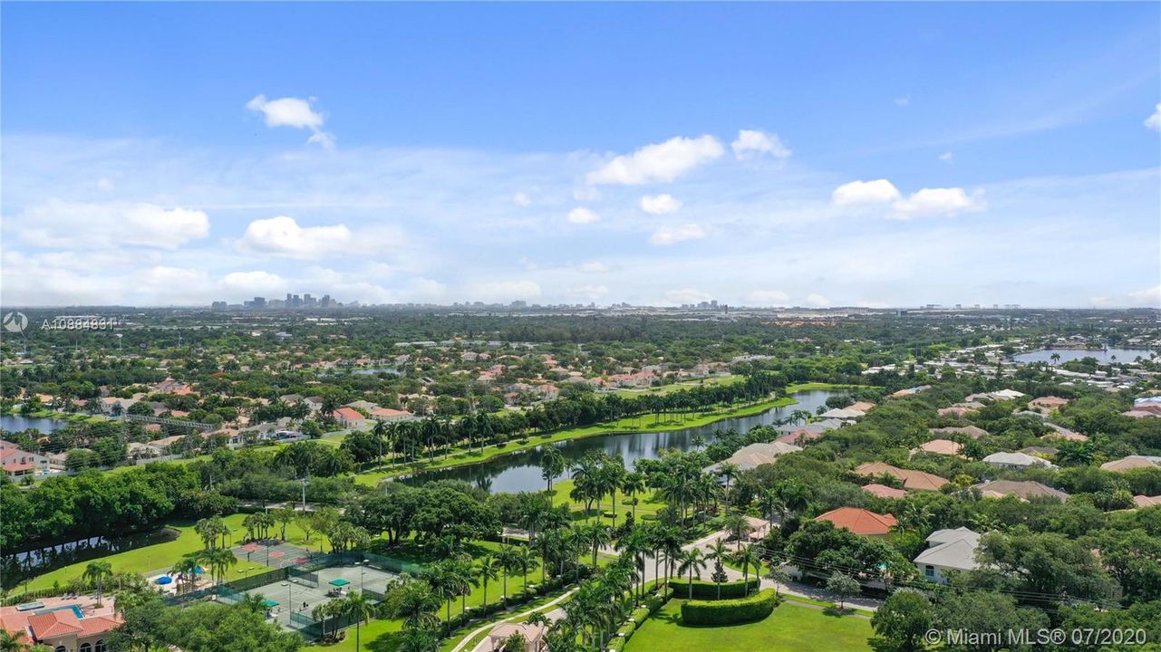 Vendido Recientemente: $1,599,000 (5 camas, 4 baños, 4393 Pies cuadrados)