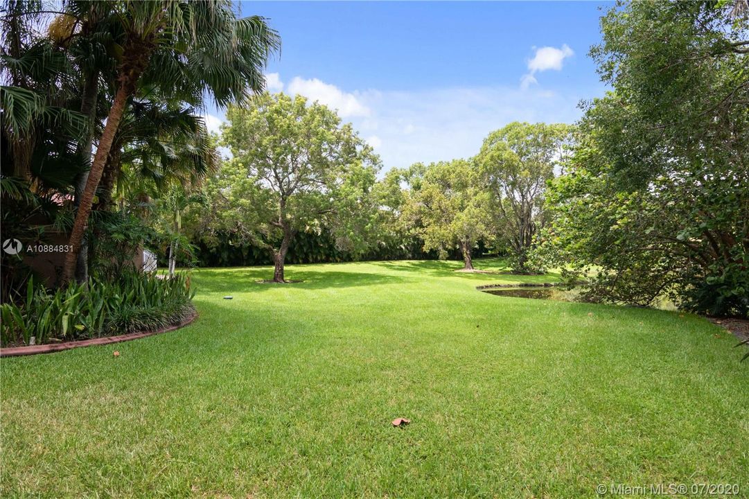 Vendido Recientemente: $1,599,000 (5 camas, 4 baños, 4393 Pies cuadrados)