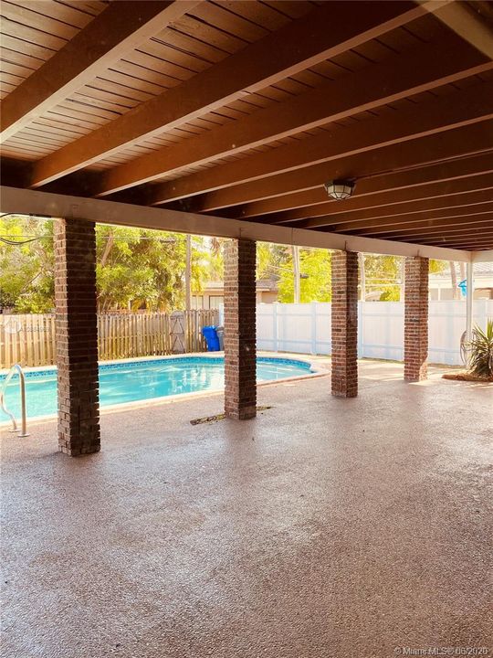 Недавно арендовано: $2,900 (4 спален, 2 ванн, 1605 Квадратных фут)