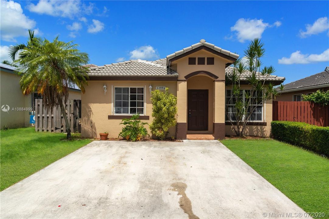 最近售出: $317,000 (3 贝兹, 2 浴室, 1276 平方英尺)