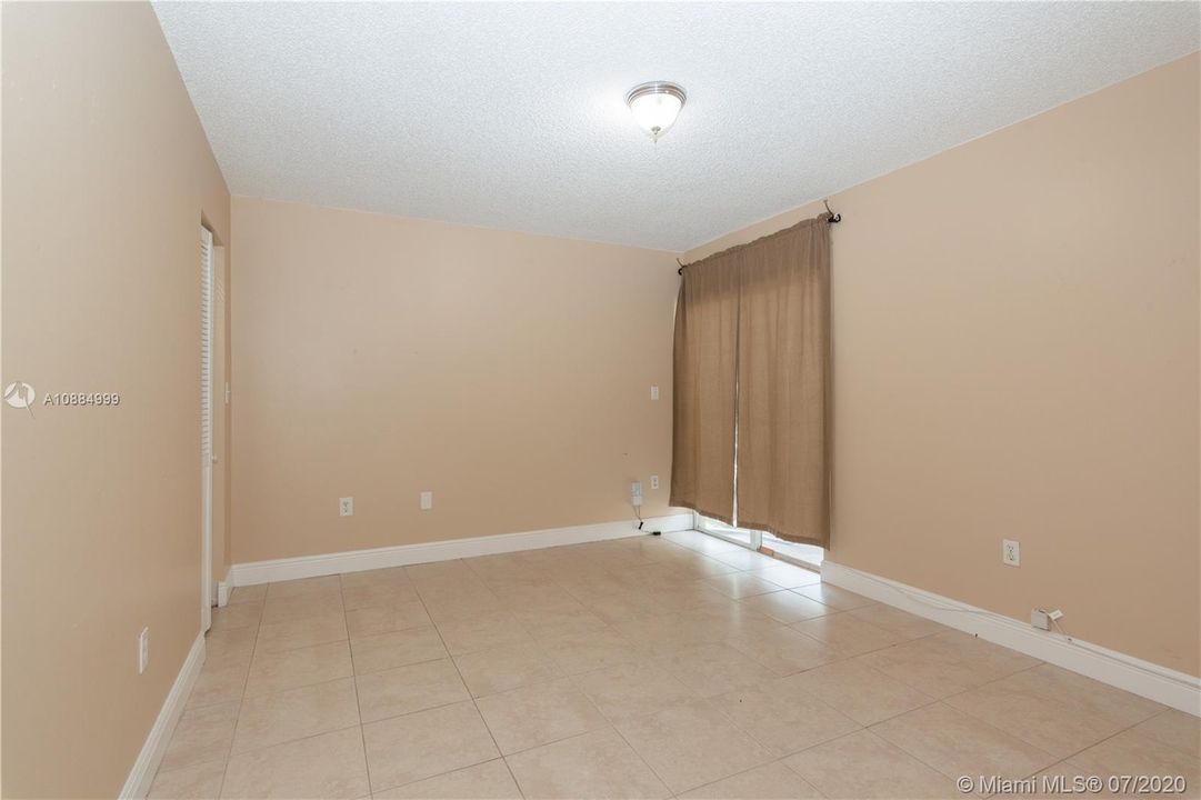 最近售出: $317,000 (3 贝兹, 2 浴室, 1276 平方英尺)