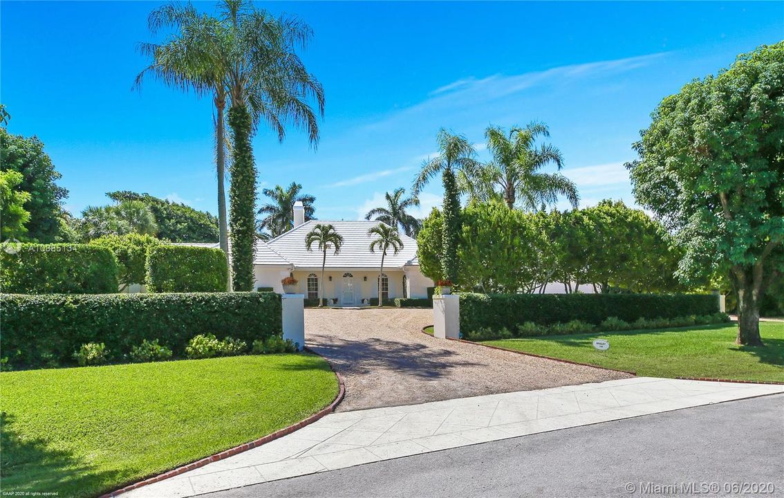 Recently Sold: $4,300,000 (4 beds, 4 baths, 3983 Square Feet)