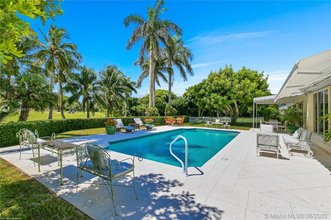 Recently Sold: $4,300,000 (4 beds, 4 baths, 3983 Square Feet)