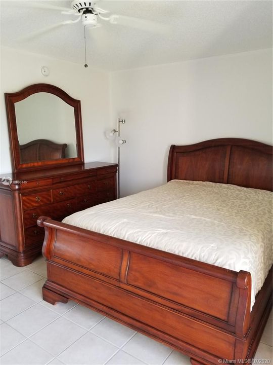 Vendido Recientemente: $44,900 (1 camas, 1 baños, 590 Pies cuadrados)