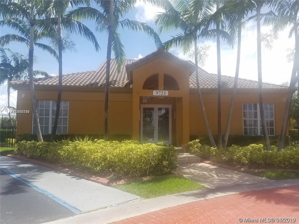 Recently Rented: $1,600 (2 beds, 2 baths, 1067 Square Feet)