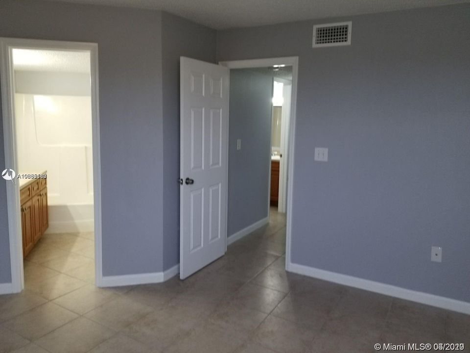Recently Rented: $1,600 (2 beds, 2 baths, 1067 Square Feet)