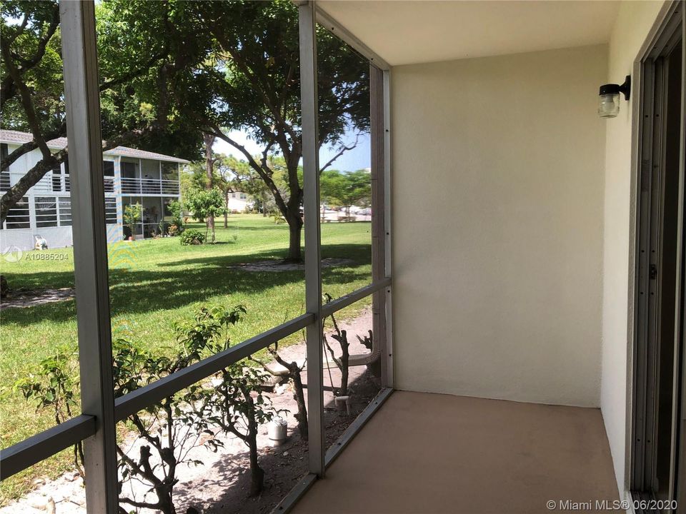 SCREENED PORCH