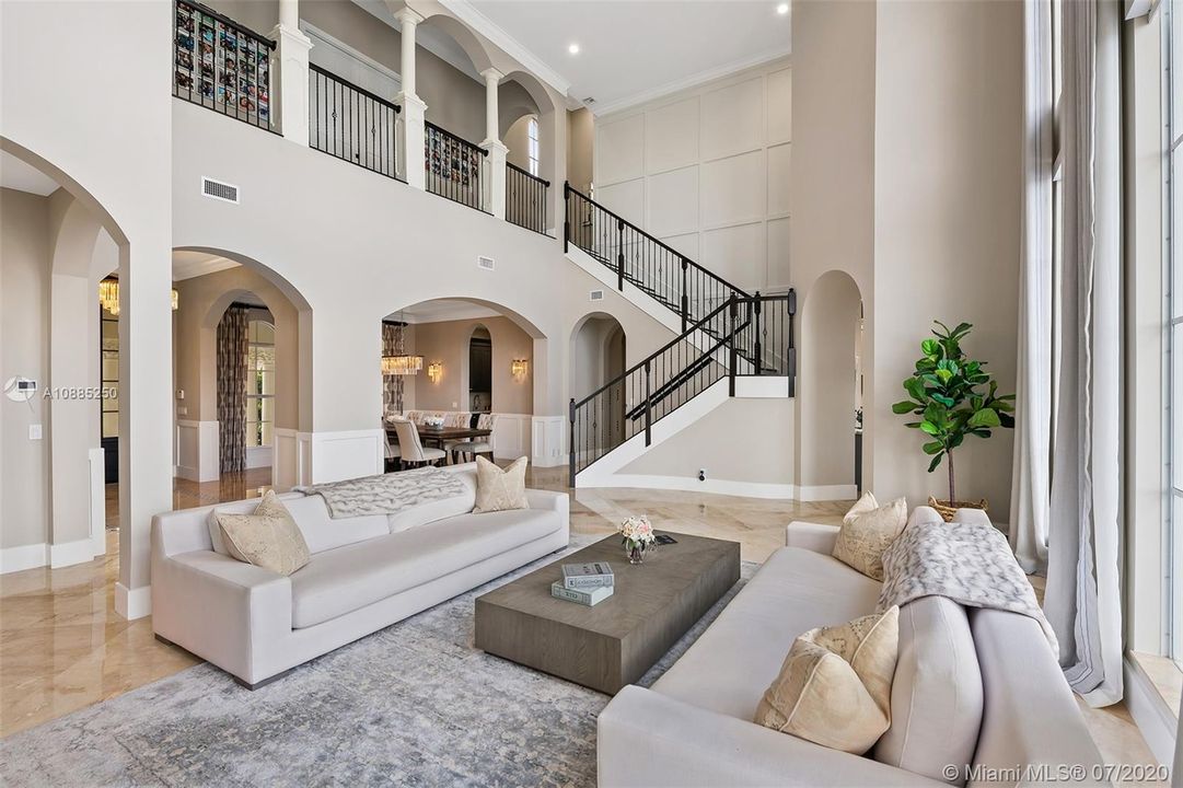 Recently Sold: $2,300,000 (6 beds, 5 baths, 6024 Square Feet)