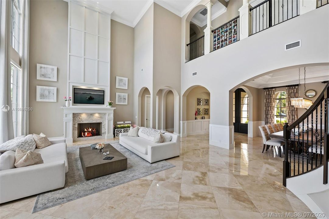 Recently Sold: $2,300,000 (6 beds, 5 baths, 6024 Square Feet)