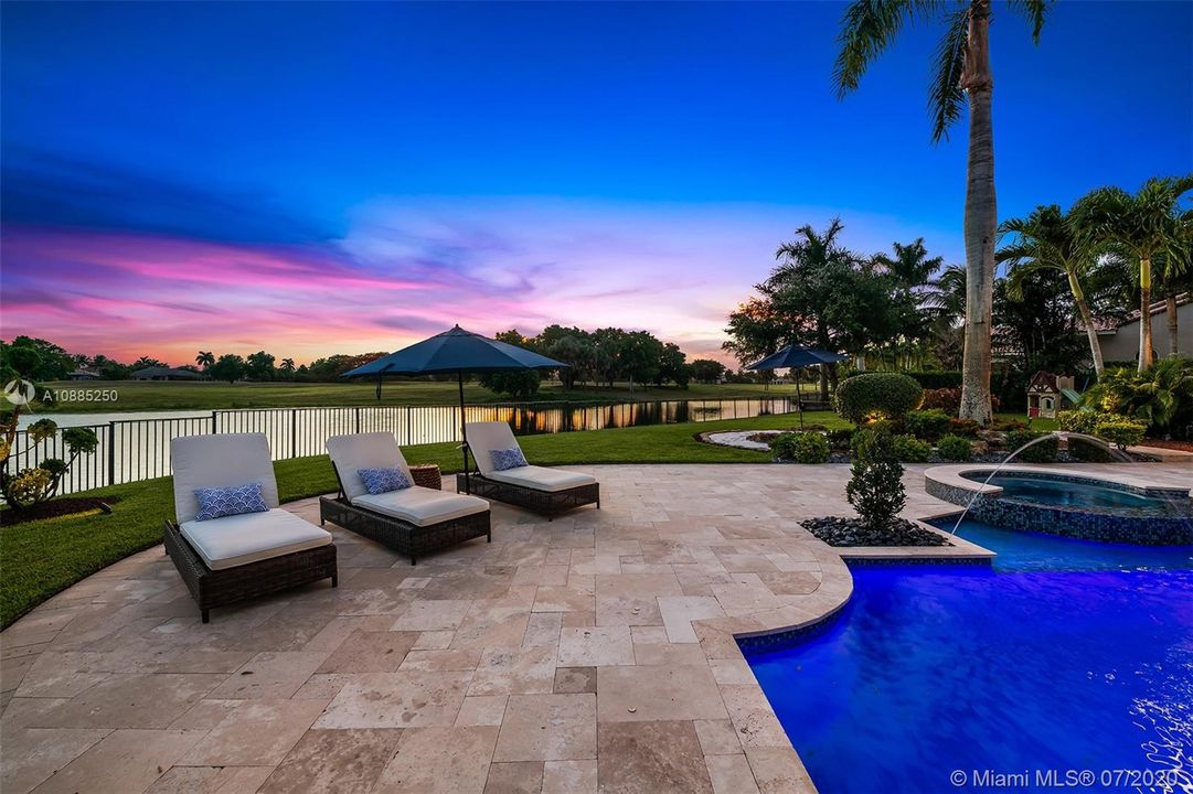 Recently Sold: $2,300,000 (6 beds, 5 baths, 6024 Square Feet)