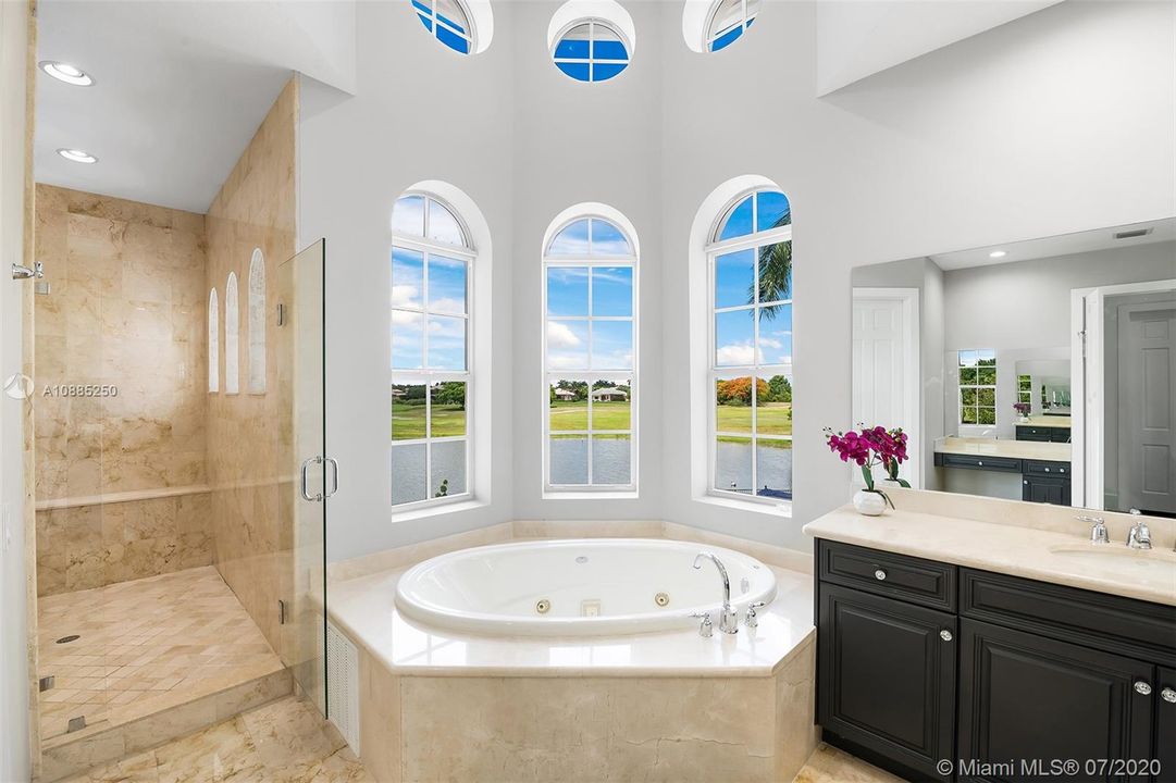 Recently Sold: $2,300,000 (6 beds, 5 baths, 6024 Square Feet)