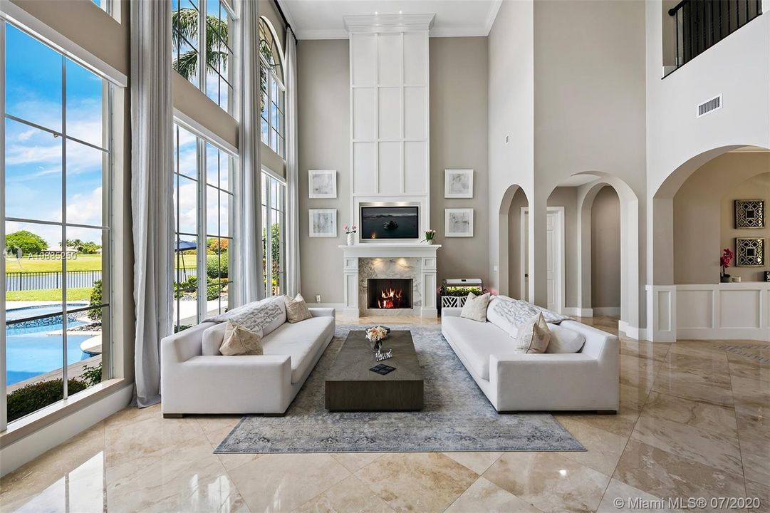 Recently Sold: $2,300,000 (6 beds, 5 baths, 6024 Square Feet)