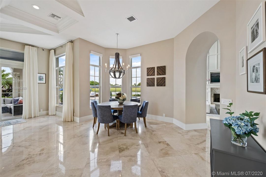 Recently Sold: $2,300,000 (6 beds, 5 baths, 6024 Square Feet)