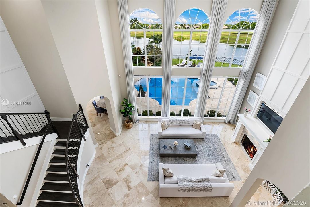 Recently Sold: $2,300,000 (6 beds, 5 baths, 6024 Square Feet)