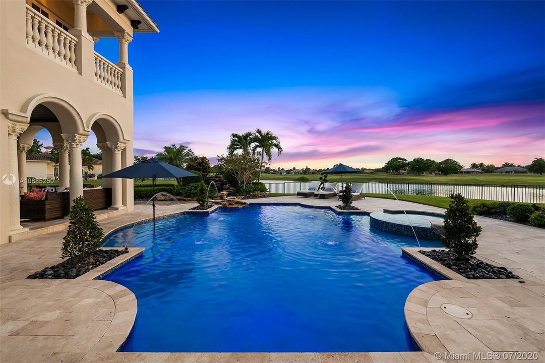 Recently Sold: $2,300,000 (6 beds, 5 baths, 6024 Square Feet)