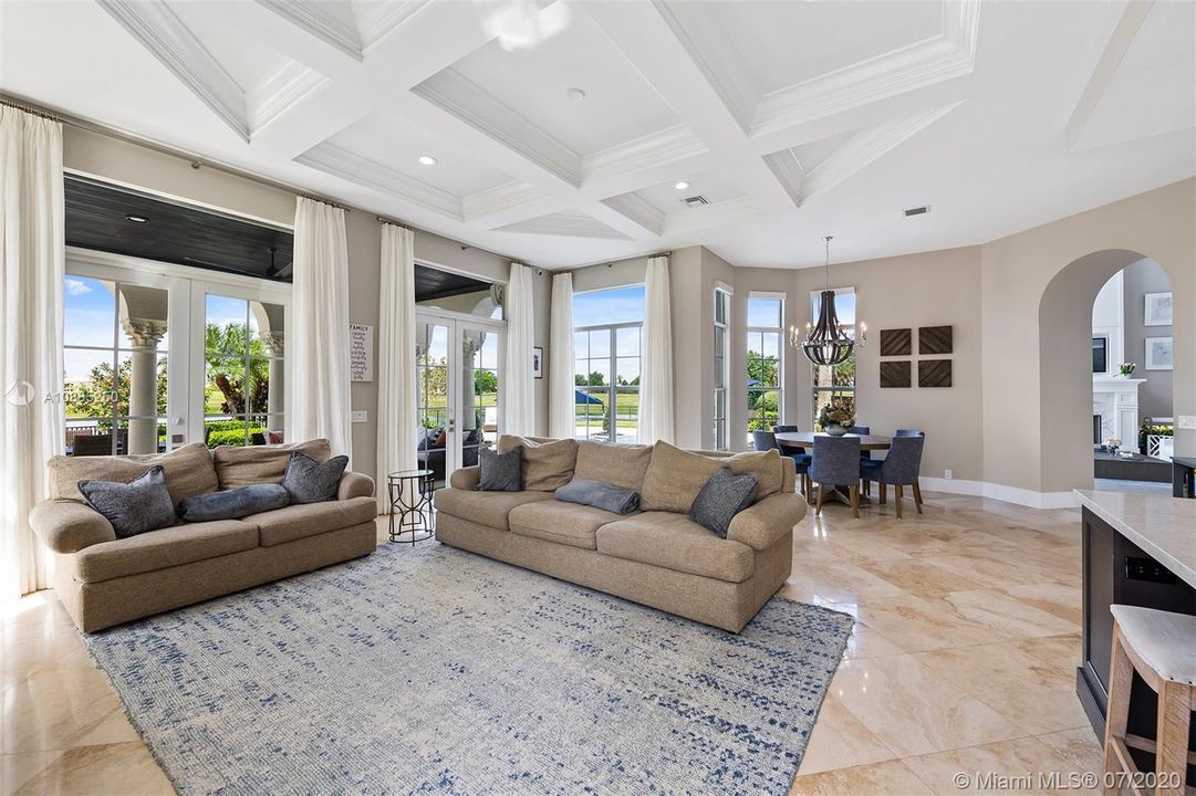 Recently Sold: $2,300,000 (6 beds, 5 baths, 6024 Square Feet)