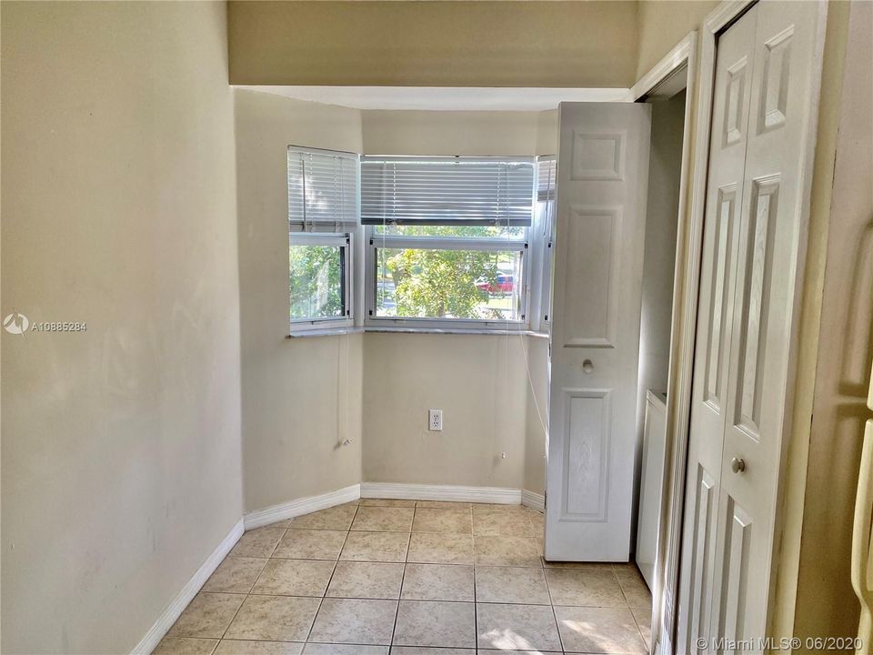 Recently Rented: $1,200 (2 beds, 2 baths, 815 Square Feet)