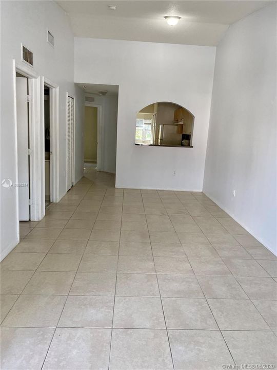 Recently Rented: $1,200 (2 beds, 2 baths, 815 Square Feet)