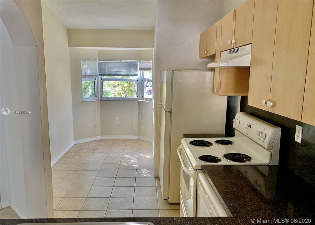 Recently Rented: $1,200 (2 beds, 2 baths, 815 Square Feet)