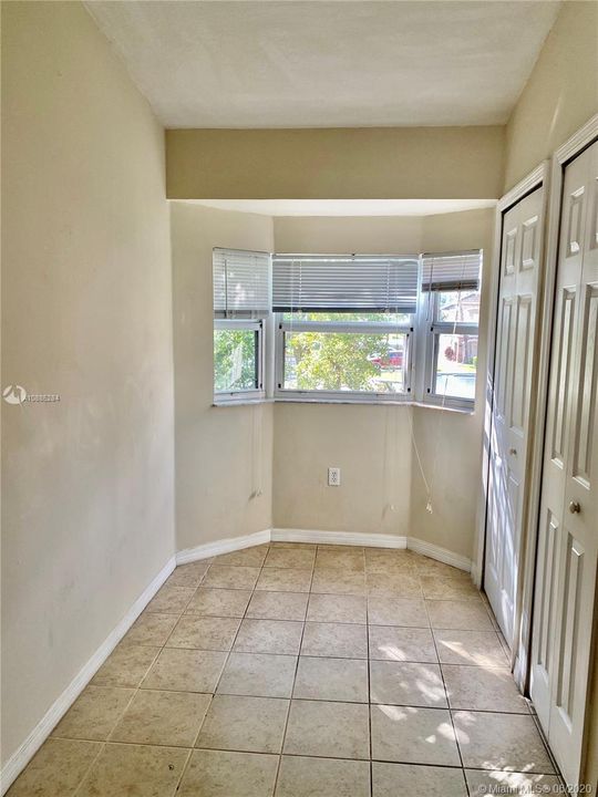 Recently Rented: $1,200 (2 beds, 2 baths, 815 Square Feet)