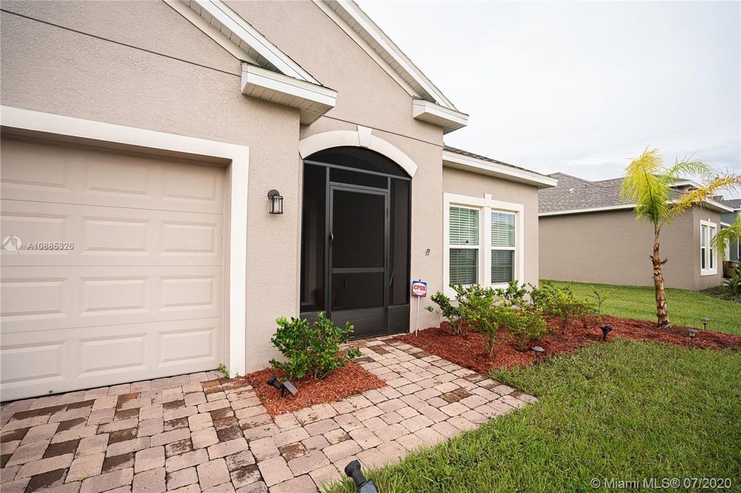 Recently Sold: $295,000 (4 beds, 2 baths, 2013 Square Feet)